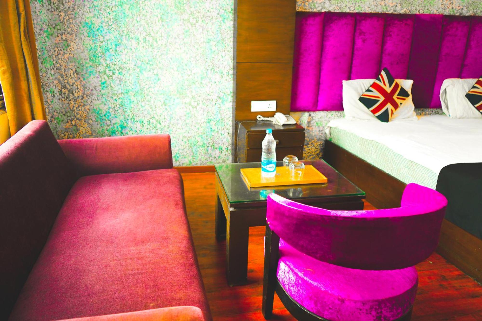 Hotel Sukoon - Ramesh Nagar Új-Delhi Kültér fotó