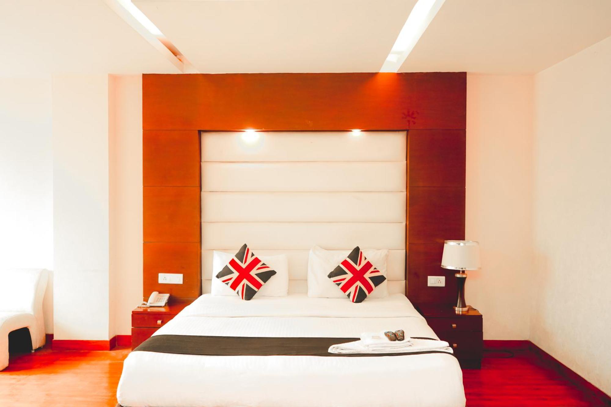 Hotel Sukoon - Ramesh Nagar Új-Delhi Kültér fotó