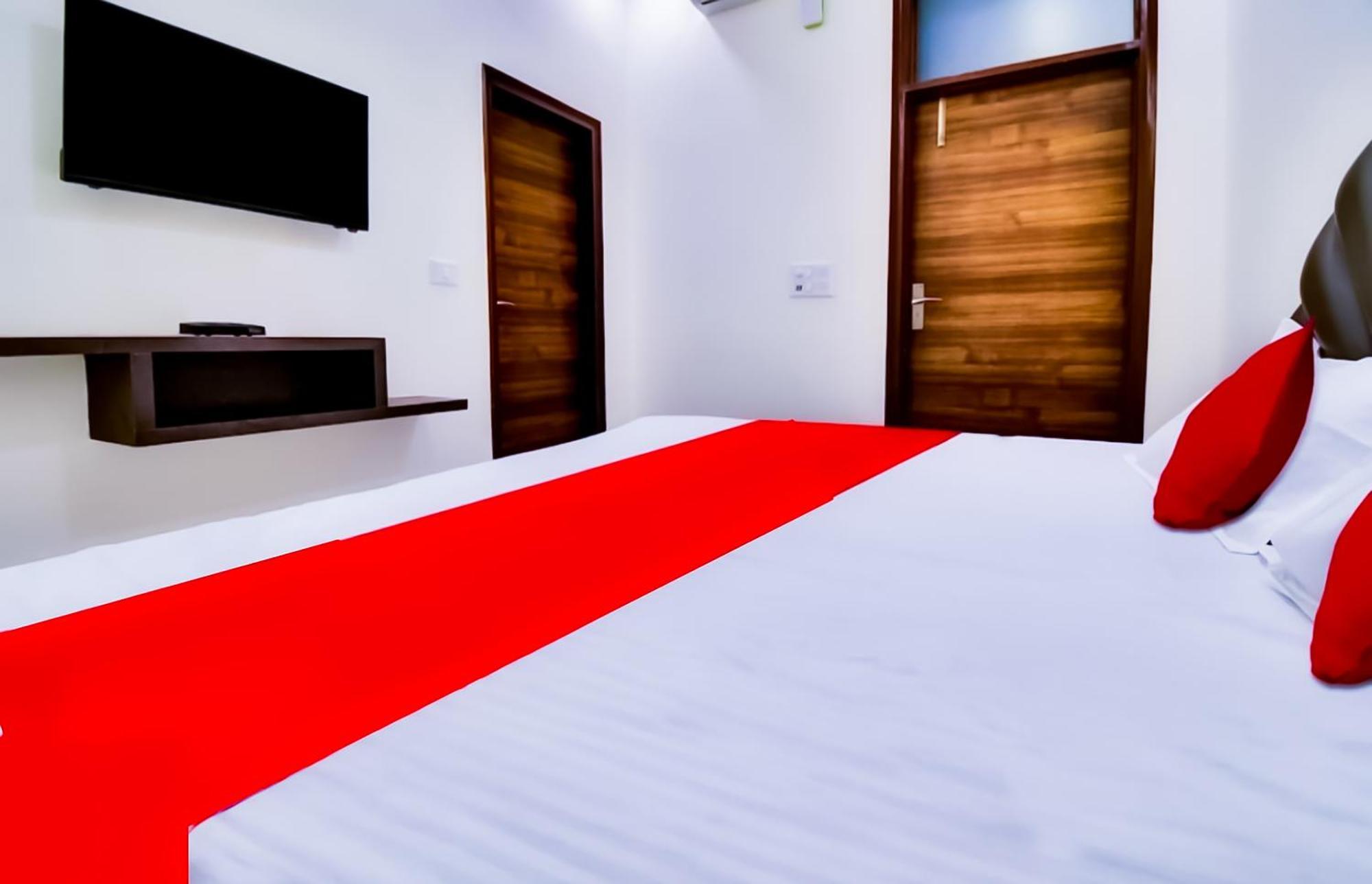 Hotel Sukoon - Ramesh Nagar Új-Delhi Kültér fotó