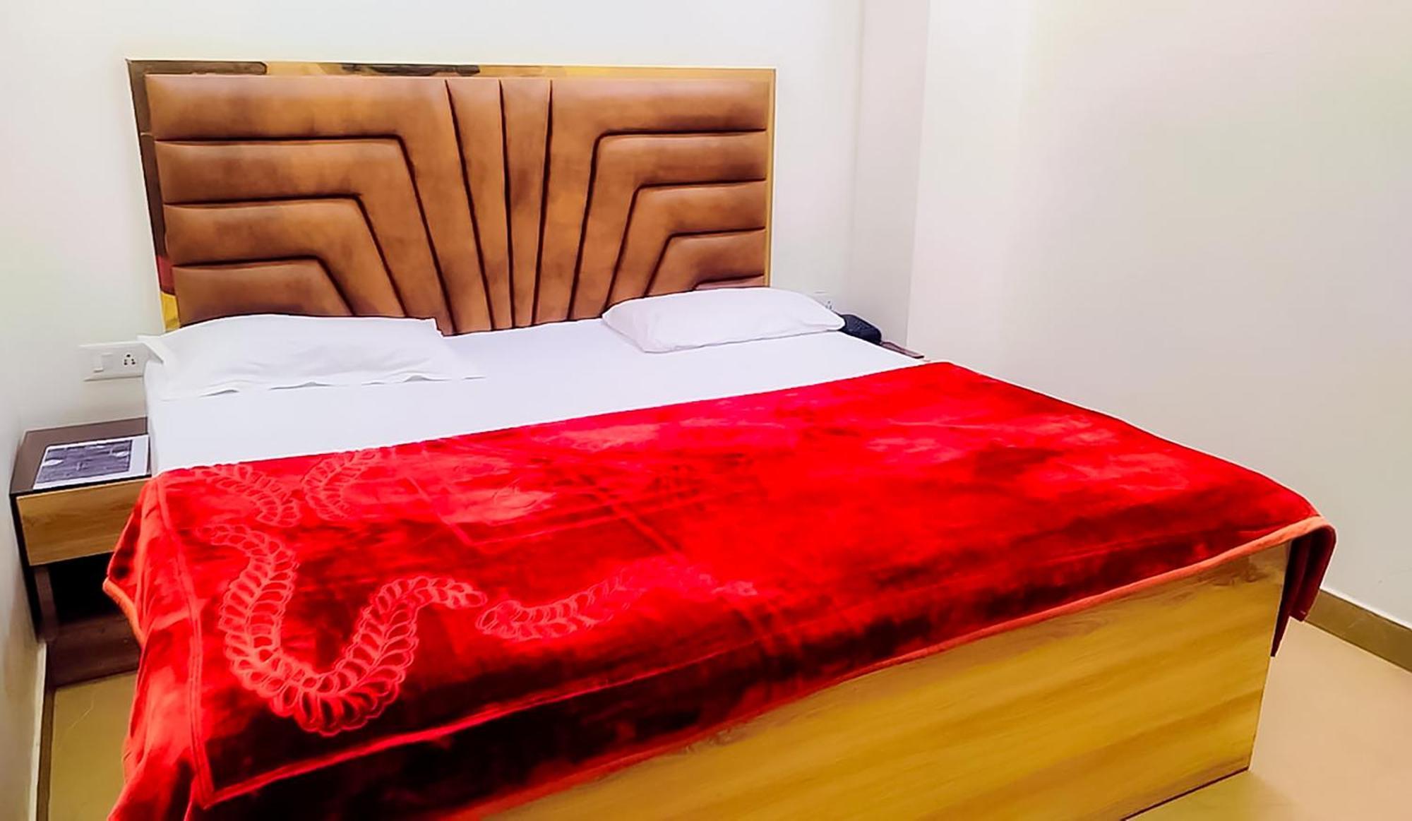 Hotel Sukoon - Ramesh Nagar Új-Delhi Kültér fotó