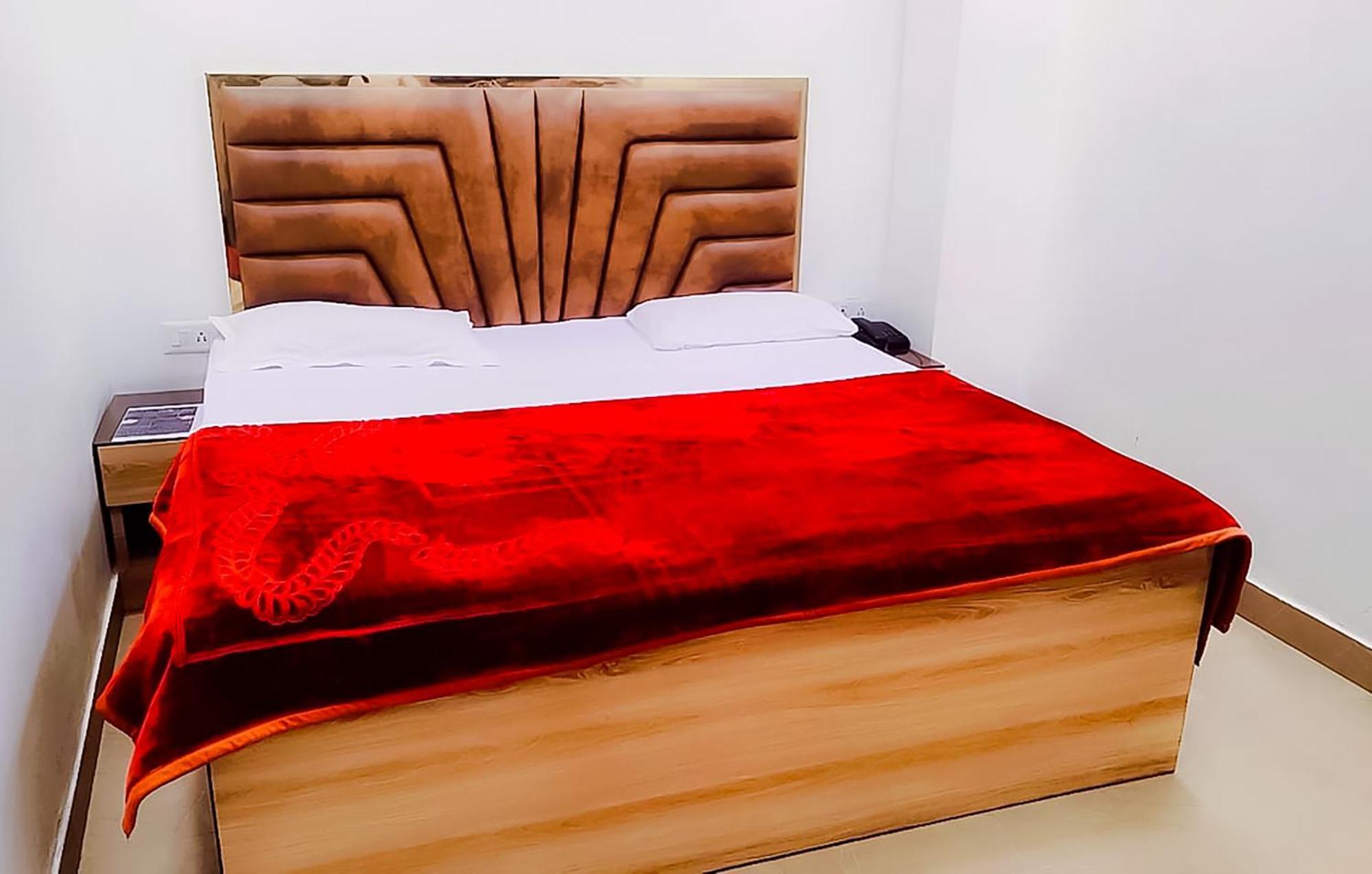 Hotel Sukoon - Ramesh Nagar Új-Delhi Kültér fotó