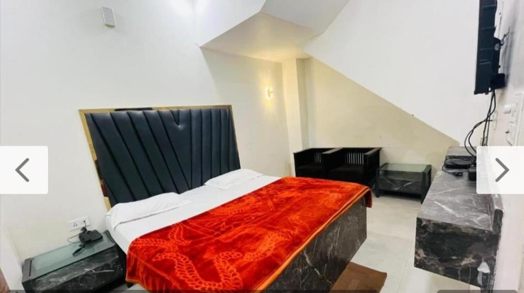 Hotel Sukoon - Ramesh Nagar Új-Delhi Kültér fotó