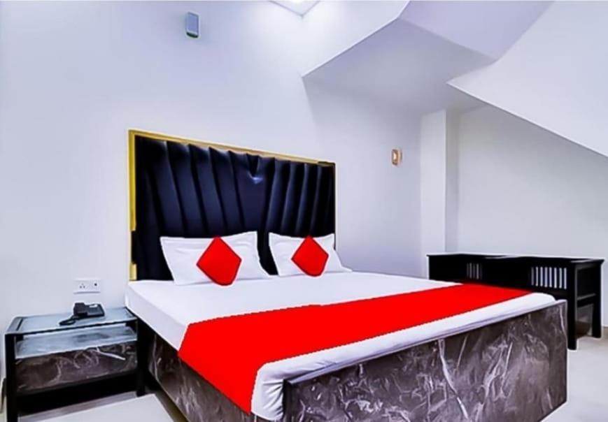 Hotel Sukoon - Ramesh Nagar Új-Delhi Kültér fotó