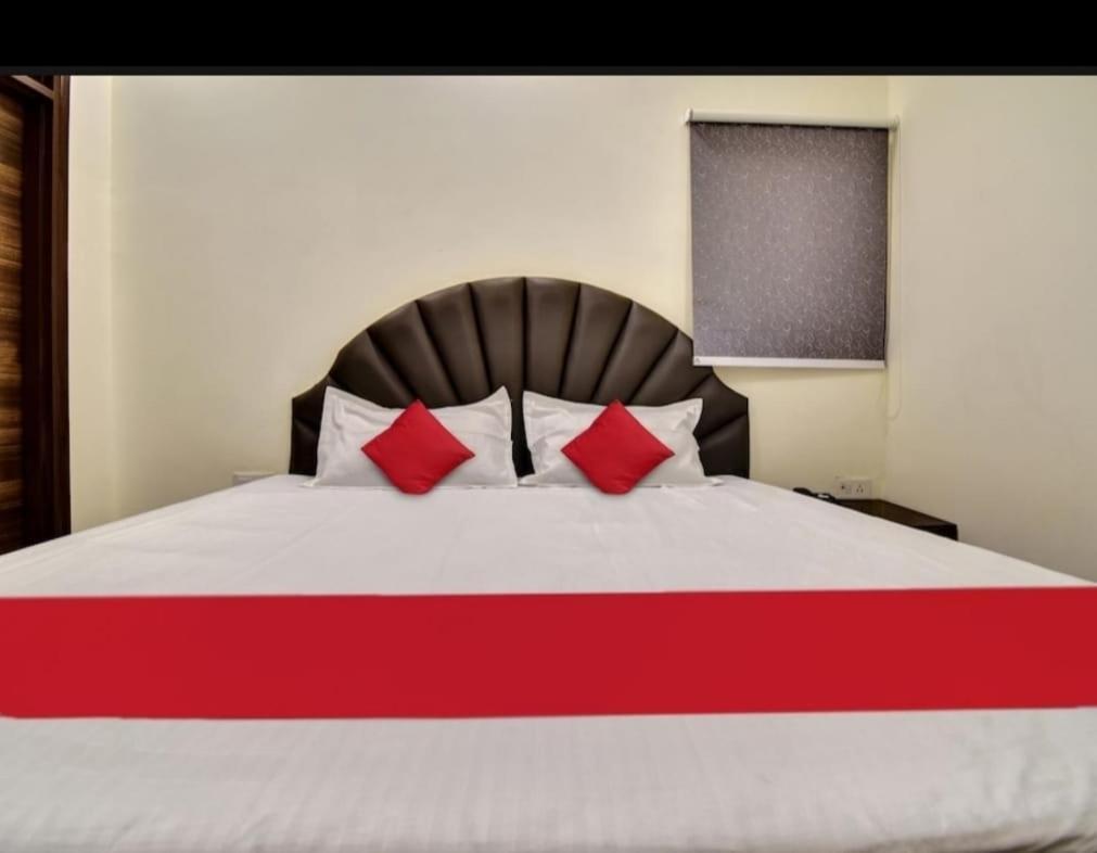 Hotel Sukoon - Ramesh Nagar Új-Delhi Kültér fotó
