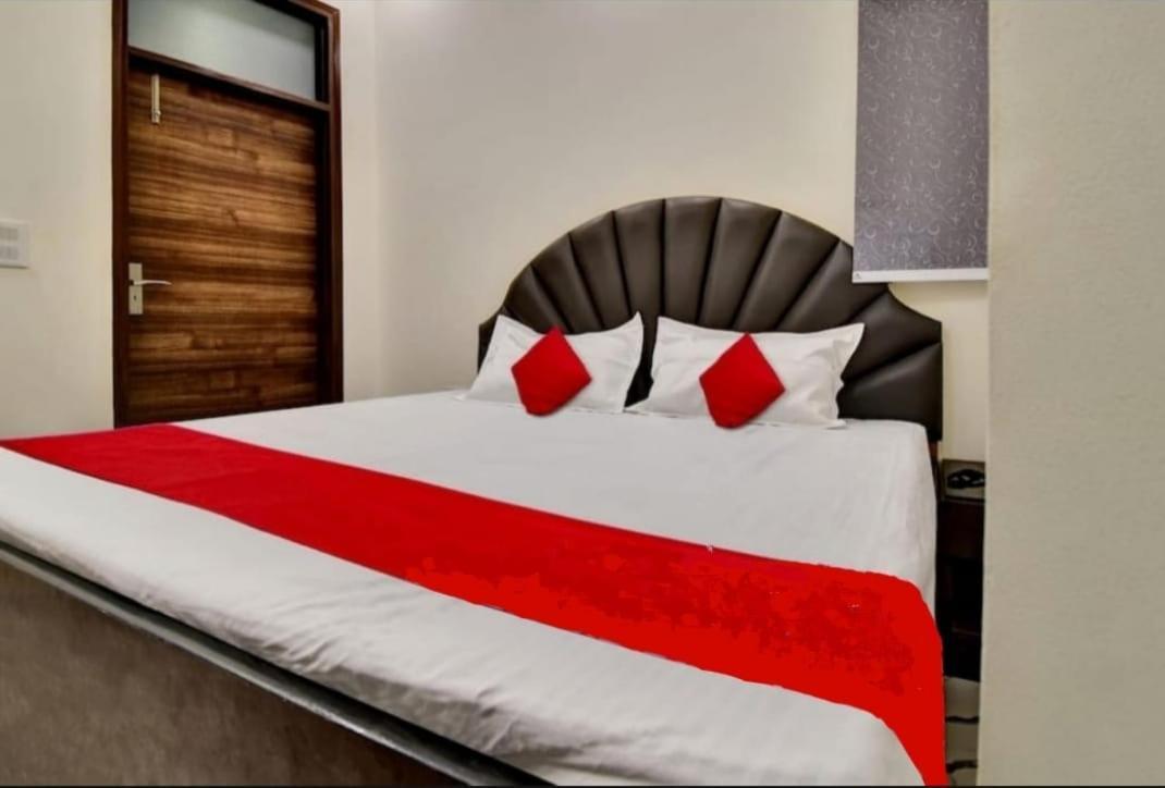 Hotel Sukoon - Ramesh Nagar Új-Delhi Kültér fotó